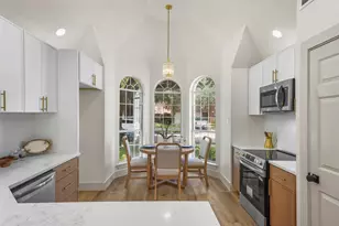 304 Riverwalk Ln, Irving, TX 75063 - Photo 16