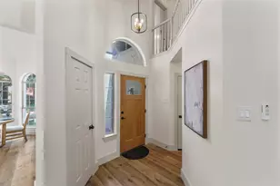 304 Riverwalk Ln, Irving, TX 75063 - Photo 4