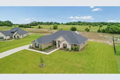 1080 Julian Drive, Van Alstyne, TX 75495 - Photo 2
