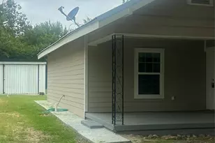 208 Washington St, Bowie, TX 76230 - Photo 2