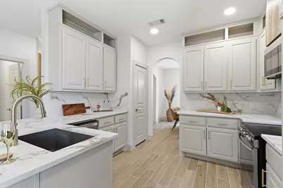 1902 Bentwood Court, Grapevine, TX 76051 - Photo 16