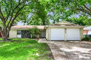 1208 Darlene Ln, Arlington, TX 76010 - Photo 2