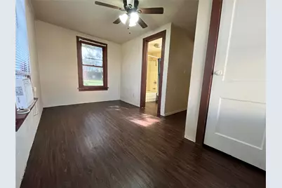 511 W Collins Street, Denton, TX 76201 - Photo 6