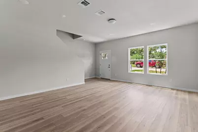 3125 N Lumber Street, Fort Worth, TX 76112 - Photo 6
