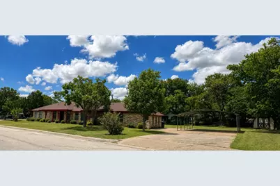 2401 Stephen Lee Drive, Fort Worth, TX 76119 - Photo 4
