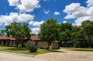 2401 Stephen Lee Dr, Fort Worth, TX 76119 - Photo 4