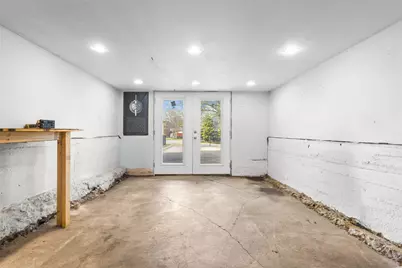 2854 Catherine, Dallas, TX 75211 - Photo 24