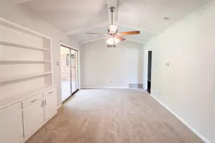 3327 Portlock Dr, Farmers Branch, TX 75234 - Photo 4