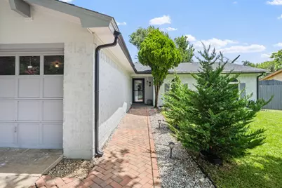 1711 Briar Meadow Drive, Arlington, TX 76014 - Photo 4
