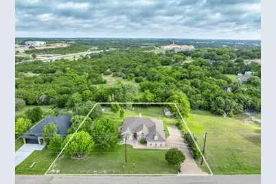 214 Knob Hill Drive, Granbury, TX 76048 - Photo 2