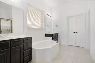 10429 Old Eagle River Ln, McKinney, TX 75072 - Photo 16