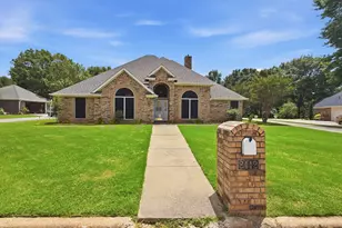 2412 Jolinda Ln, Whitesboro, TX 76273 - Photo 2