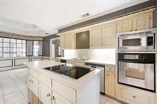 10931 Marsh Ln, Dallas, TX 75229 - Photo 12
