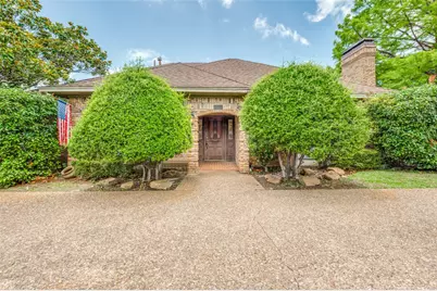 10931 Marsh Lane, Dallas, TX 75229 - Photo 2