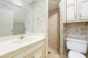 10931 Marsh Ln, Dallas, TX 75229 - Photo 22
