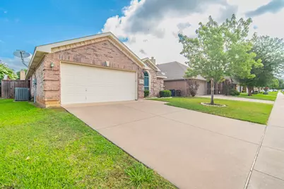 8249 Fall Crest Drive, Fort Worth, TX 76053 - Photo 2