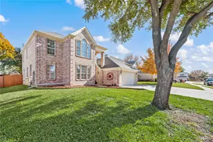 2716 Silver Maple Ct, Flower Mound, TX 75028 - Photo 2