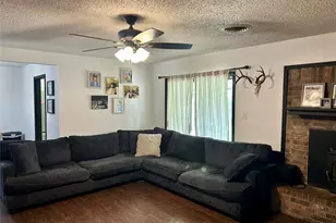 285 N Ave B, Crawford, TX 76638 - Photo 4