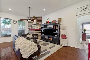 1723 Clarke Springs Dr, Allen, TX 75002 - Photo 4