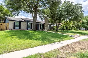 1206 Oakbluff Dr, Lancaster, TX 75146 - Photo 2