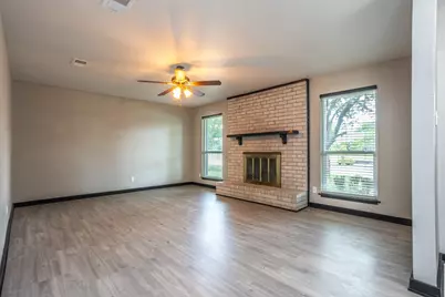 1206 Oakbluff Drive, Lancaster, TX 75146 - Photo 4