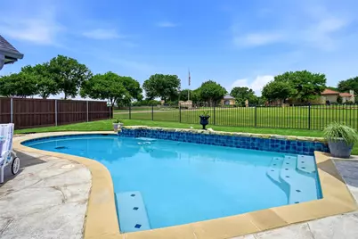 562 Timber Ridge Drive, Trophy Club, TX 76262 - Photo 2