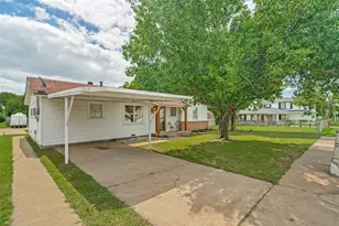 709 Charles St, Weatherford, TX 76086 - Photo 2