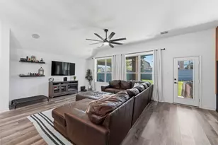 7004 Trailhead St, Little Elm, TX 76227 - Photo 12