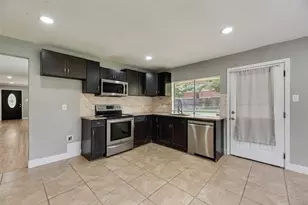 1732 Delaford Ct, Carrollton, TX 75007 - Photo 10