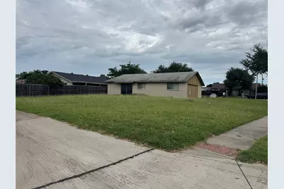 2124 Highbury Road, Carrollton, TX 75007 - Photo 2
