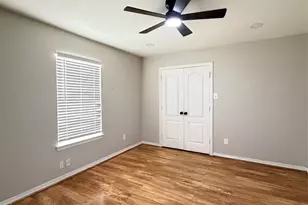 2526 Bishop Allen Ln, Dallas, TX 75237 - Photo 16