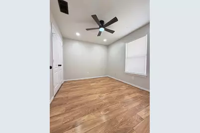 2526 Bishop Allen Lane, Dallas, TX 75237 - Photo 18