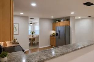 2526 Bishop Allen Ln, Dallas, TX 75237 - Photo 6