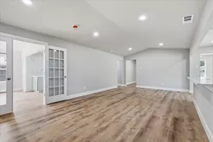 6333 Symphony Ln, Dallas, TX 75227 - Photo 12
