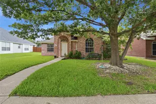 911 Sumner Dr, Mesquite, TX 75149 - Photo 2