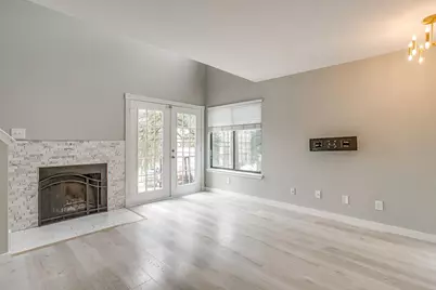 3101 Sondra Drive #207, Fort Worth, TX 76107 - Photo 2