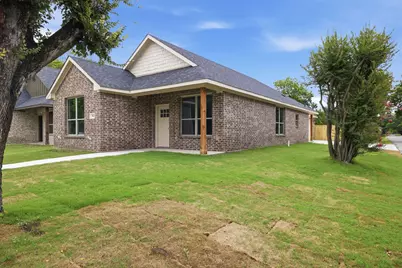 302 Evans Street, Cleburne, TX 76031 - Photo 2