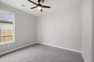 302 Evans St, Cleburne, TX 76031 - Photo 20