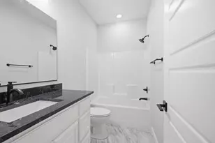 302 Evans St, Cleburne, TX 76031 - Photo 24