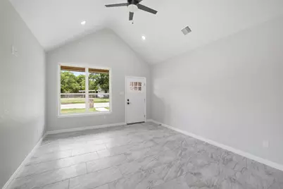 302 Evans Street, Cleburne, TX 76031 - Photo 8