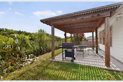 1933 E Dickey Drive, Dallas, TX 75051 - Photo 12