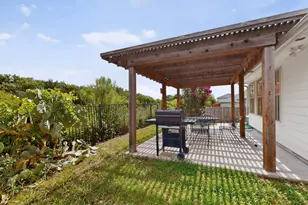 1933 E Dickey Dr, Dallas, TX 75051 - Photo 12