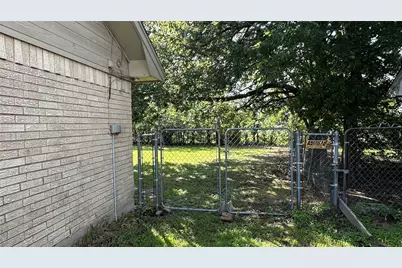 806 Crestline Drive, Mexia, TX 76667 - Photo 30