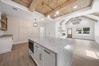 1004 W Broadus Avenue, Fort Worth, TX 76115 - Photo 10