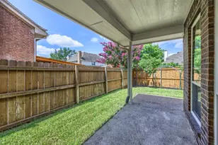 9446 Abbey Rd, Irving, TX 75063 - Photo 30