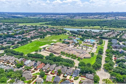 9446 Abbey Road, Irving, TX 75063 - Photo 38