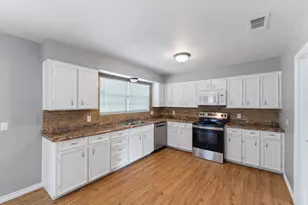 519 Malibu Dr, Malakoff, TX 75148 - Photo 8