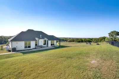 201 Meadow Hill Lane, Sherman, TX 75090 - Photo 2