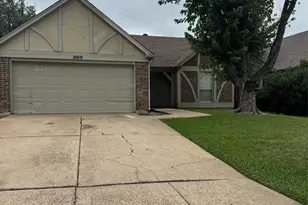 1009 Danforth Ct, Arlington, TX 76017 - Photo 1