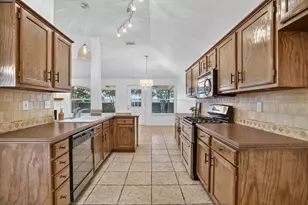 801 Pennsylvania Dr, Saginaw, TX 76131 - Photo 6